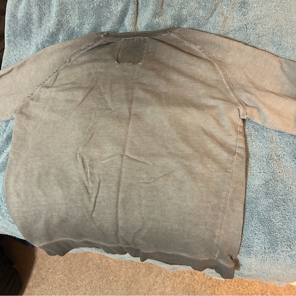 2 tone grey xray jeans sweater never worn to small for me size USM - Picture 2 of 4